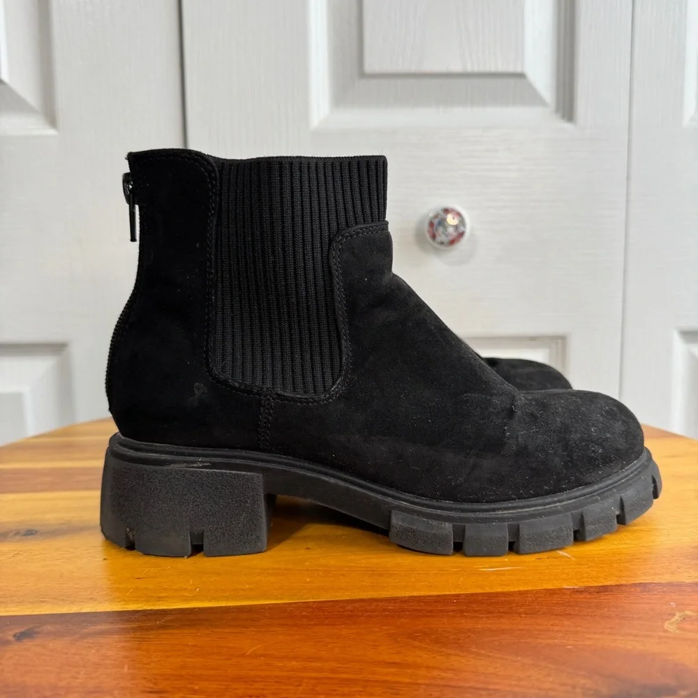 Wonder Nation black faux suede Chelsea boots size 3